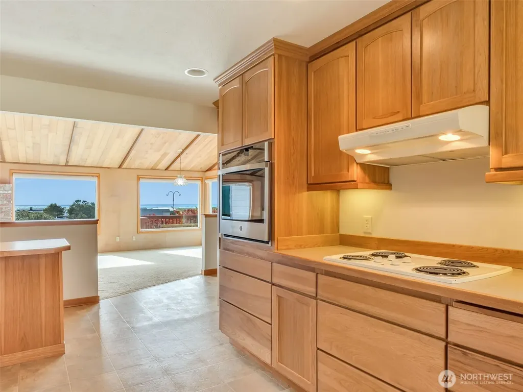 1008 300th Place Ocean Park WA 98640