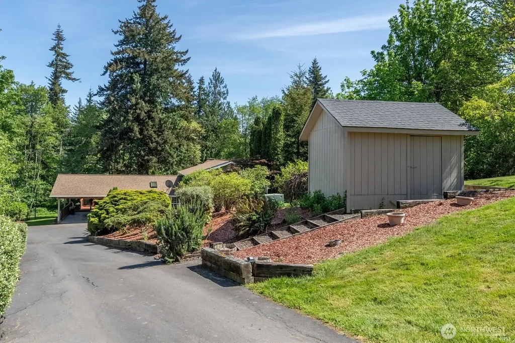 672 Walker Road Kelso WA 98626