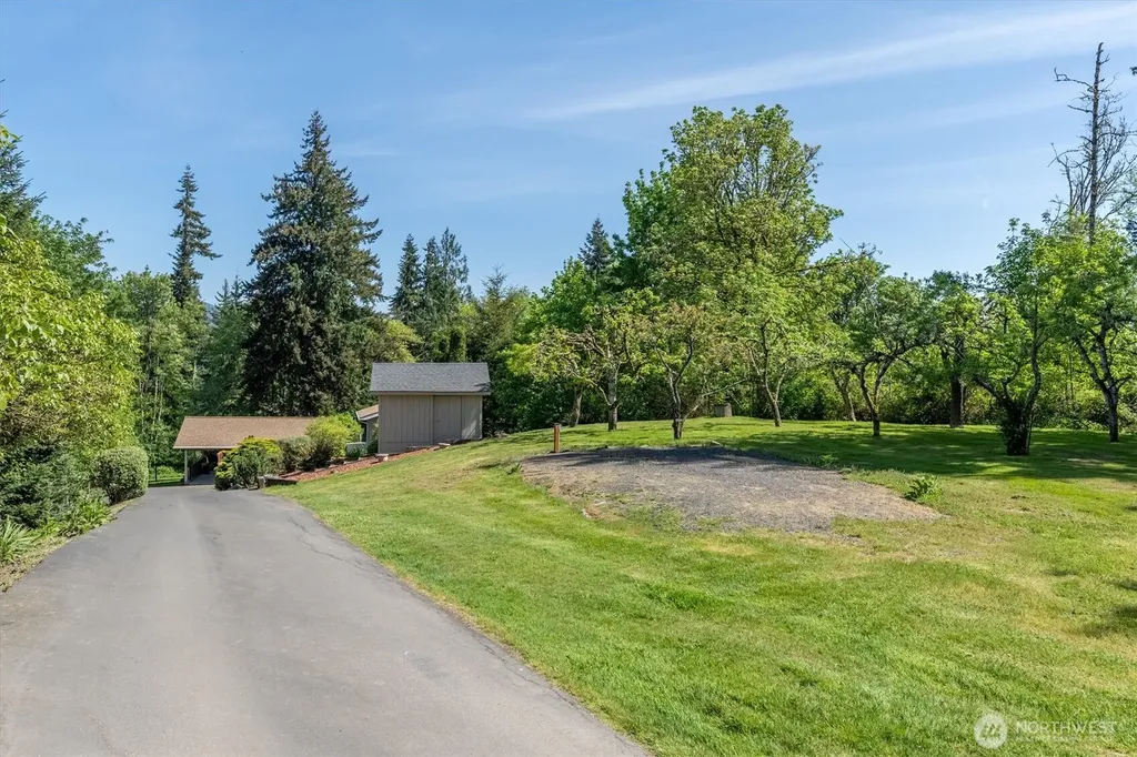 672 Walker Road Kelso WA 98626
