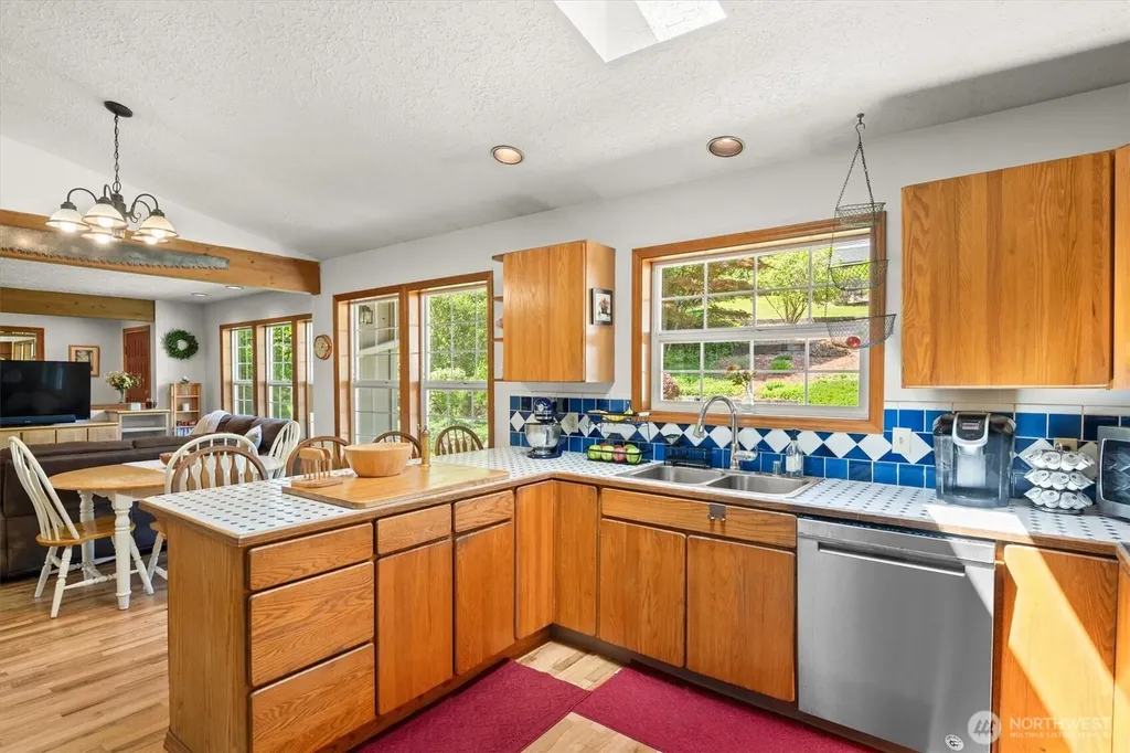 672 Walker Road Kelso WA 98626