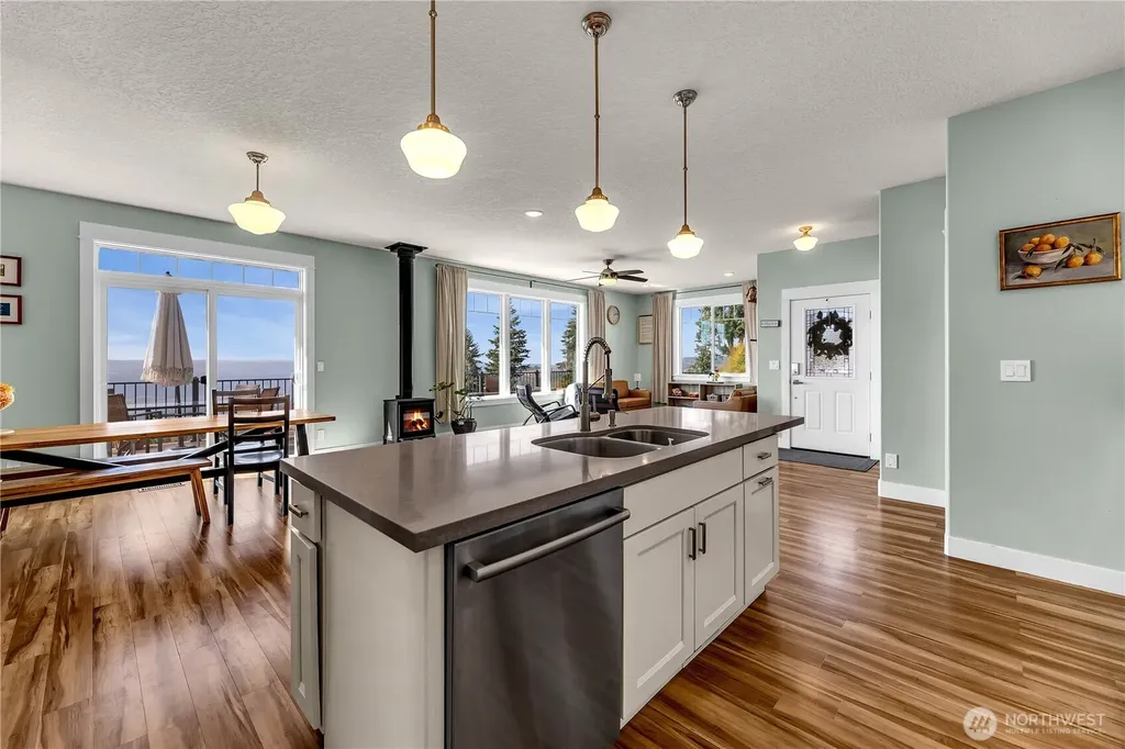 251 Shipview Road Kalama WA 98625