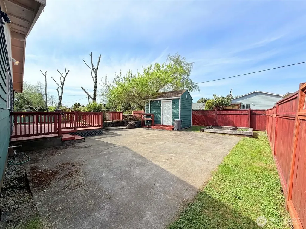 2006 W 2nd Street Aberdeen WA 98520