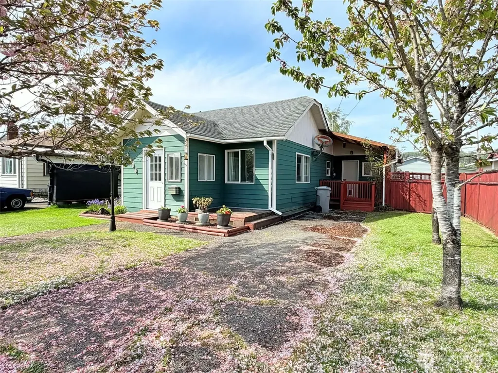 2006 W 2nd Street Aberdeen WA 98520