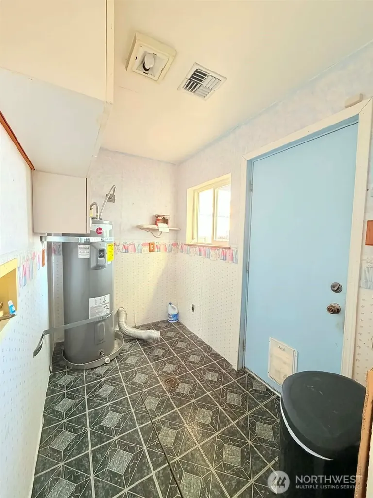 2006 W 2nd Street Aberdeen WA 98520
