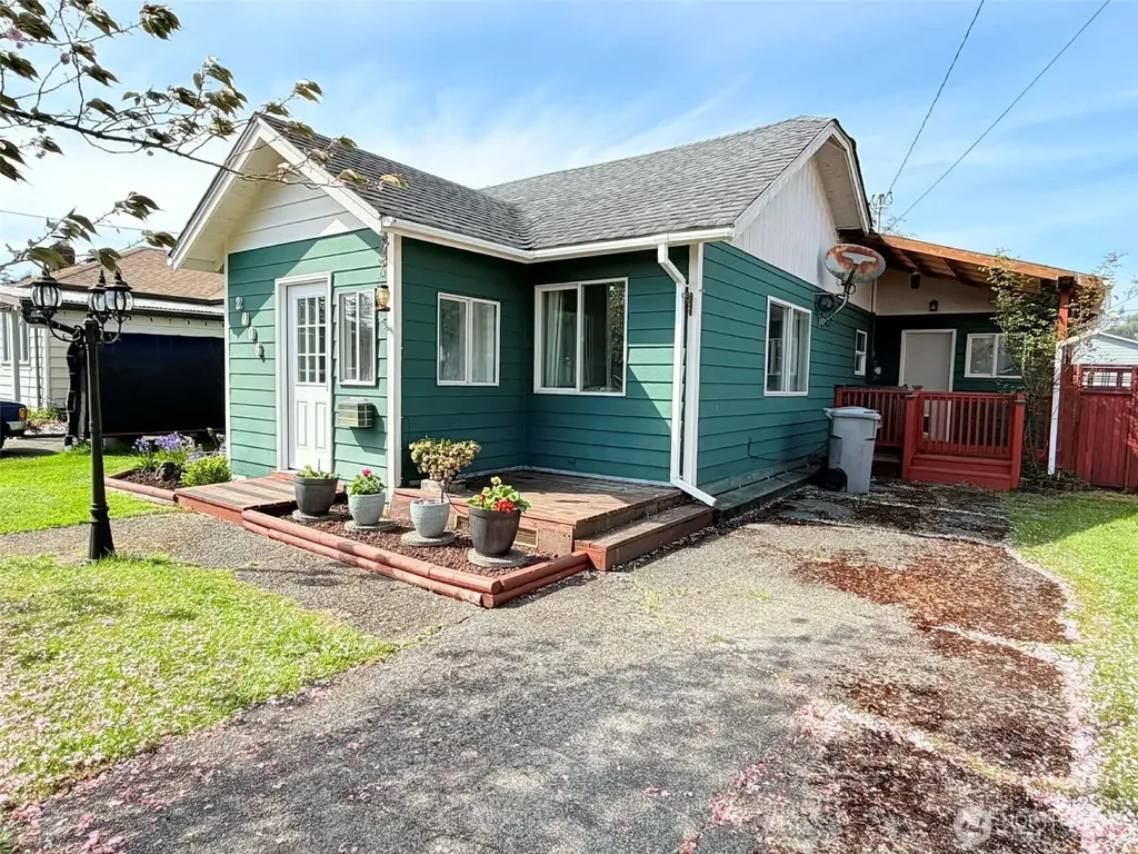 2006 W 2nd Street Aberdeen WA 98520