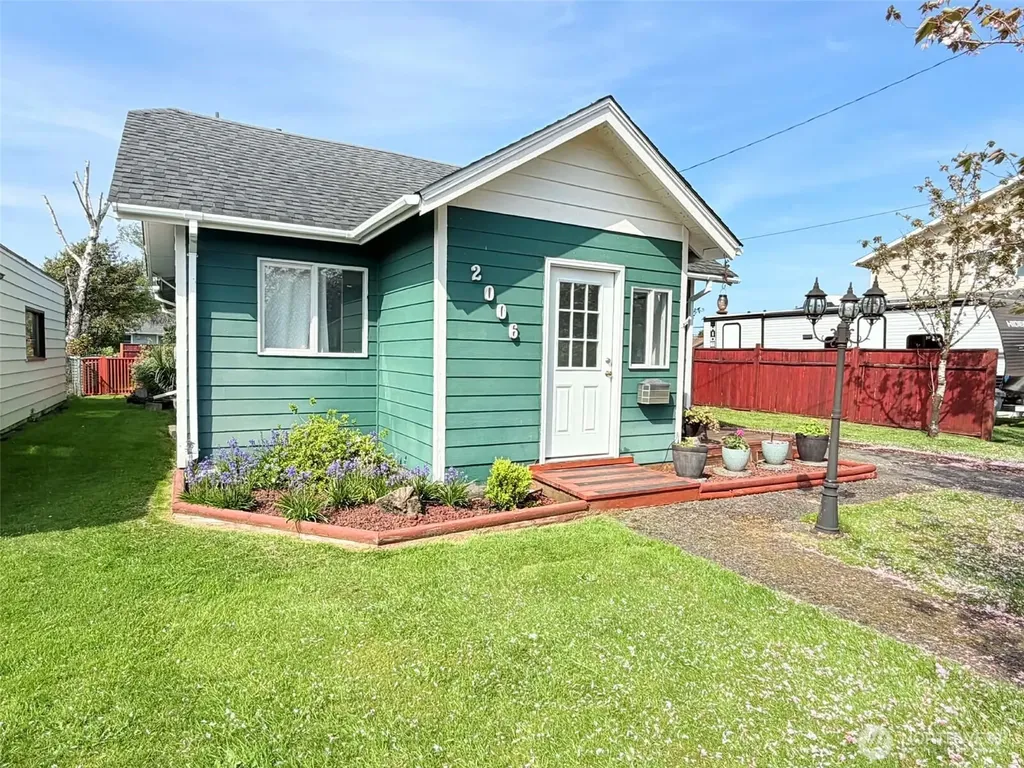 2006 W 2nd Street Aberdeen WA 98520