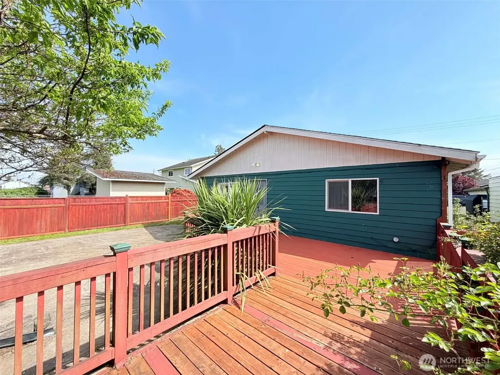 2006 W 2nd Street Aberdeen WA 98520