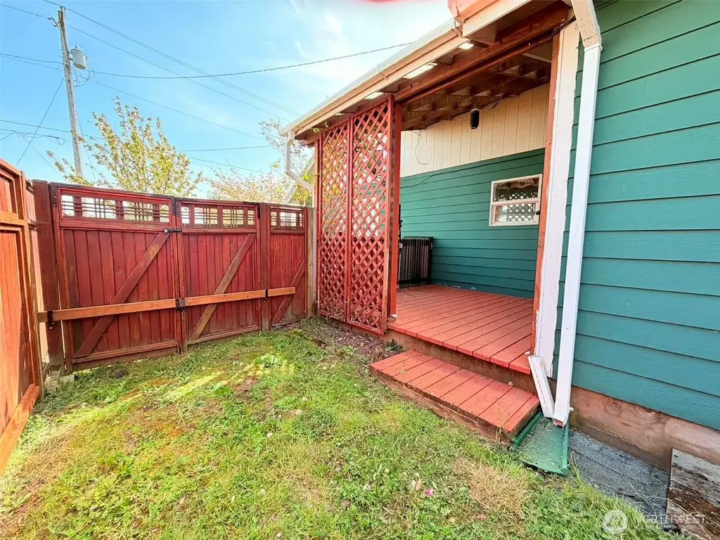 2006 W 2nd Street Aberdeen WA 98520