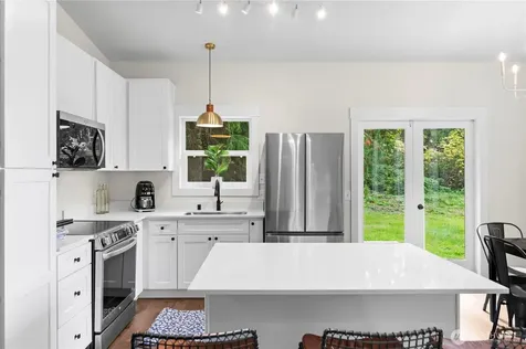 940 Hoppy Trail Way Camano Island WA 98282