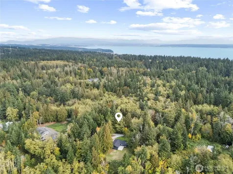 940 Hoppy Trail Way Camano Island WA 98282