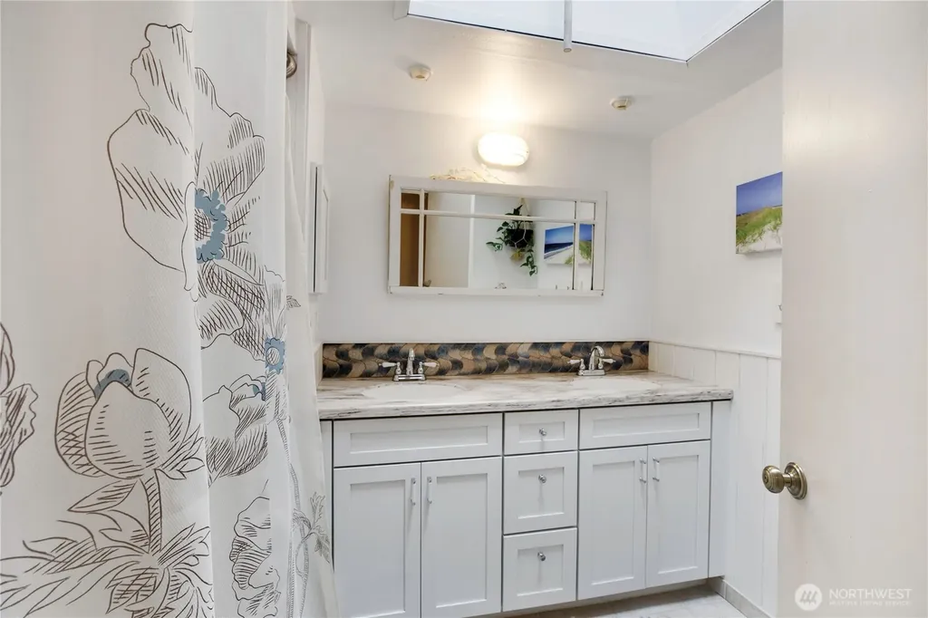 4320 Palomino Drive NE Bainbridge Island WA 98110