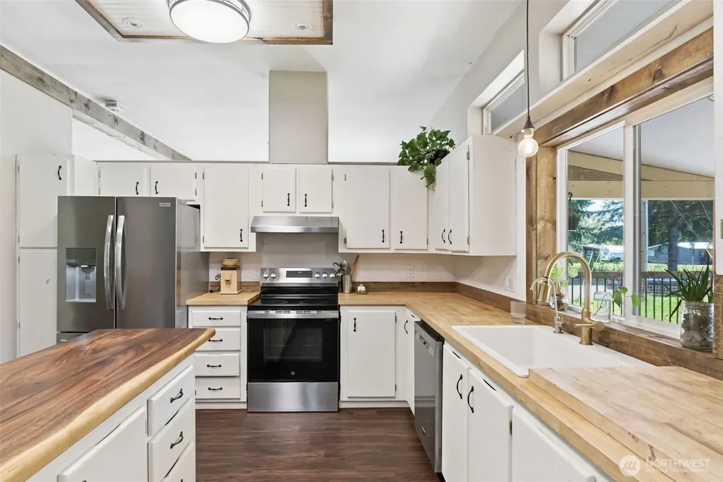 490 Coma Road Vader WA 98593