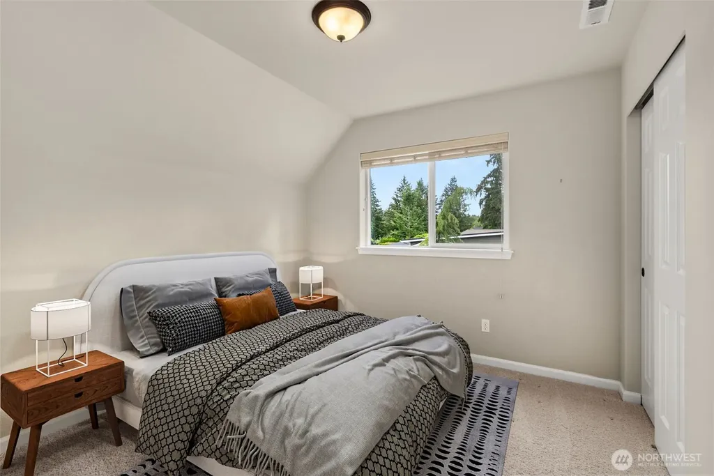 2843 South Bay Road NE Olympia WA 98506