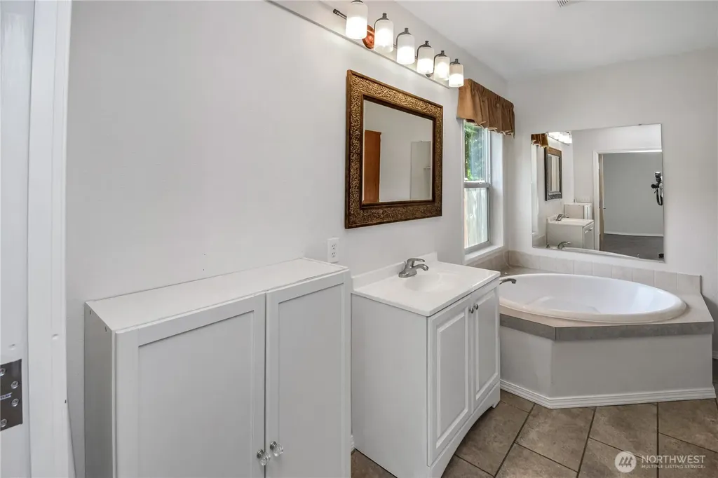 1707 Ginger Place E Port Orchard WA 98366