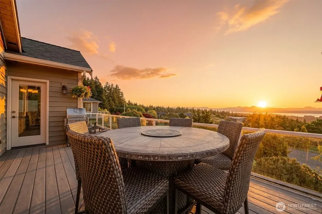 108 Glacier Peak Drive Camano Island WA 98282