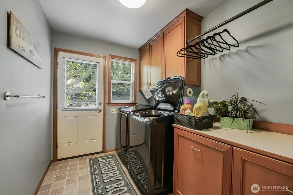 108 Glacier Peak Drive Camano Island WA 98282