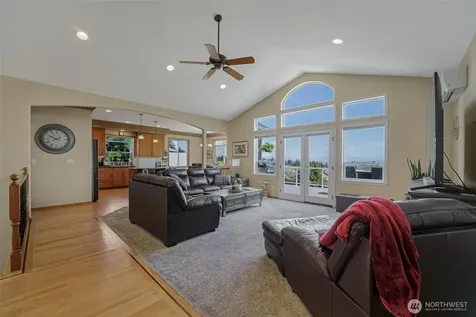 108 Glacier Peak Drive Camano Island WA 98282