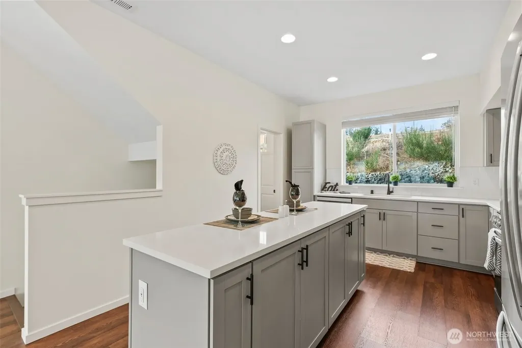 10049 Kings Landing Avenue NW Bremerton WA 98311