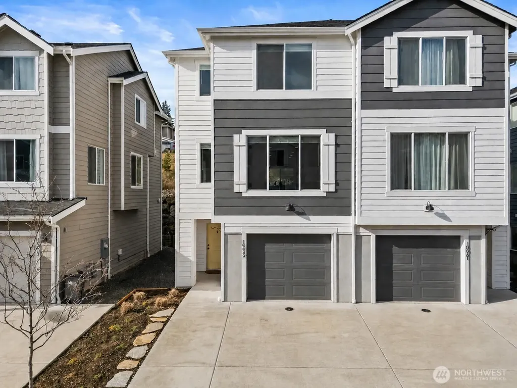 10049 Kings Landing Avenue NW Bremerton WA 98311
