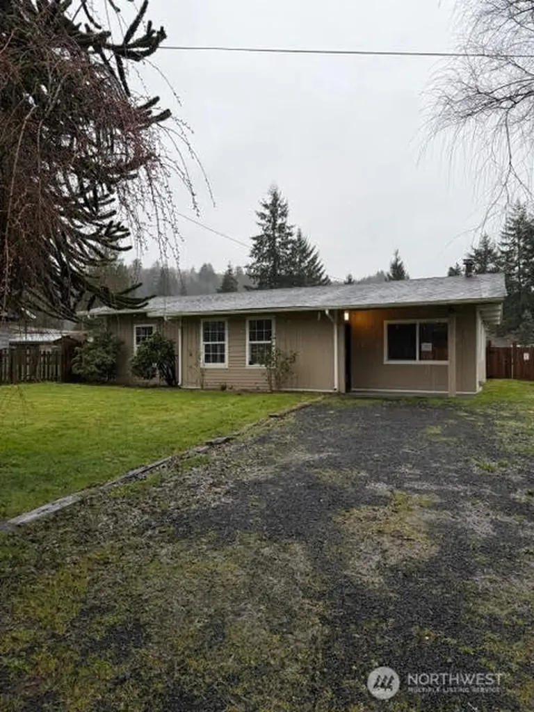 2 Evergreen Village Lane Elma WA 98541