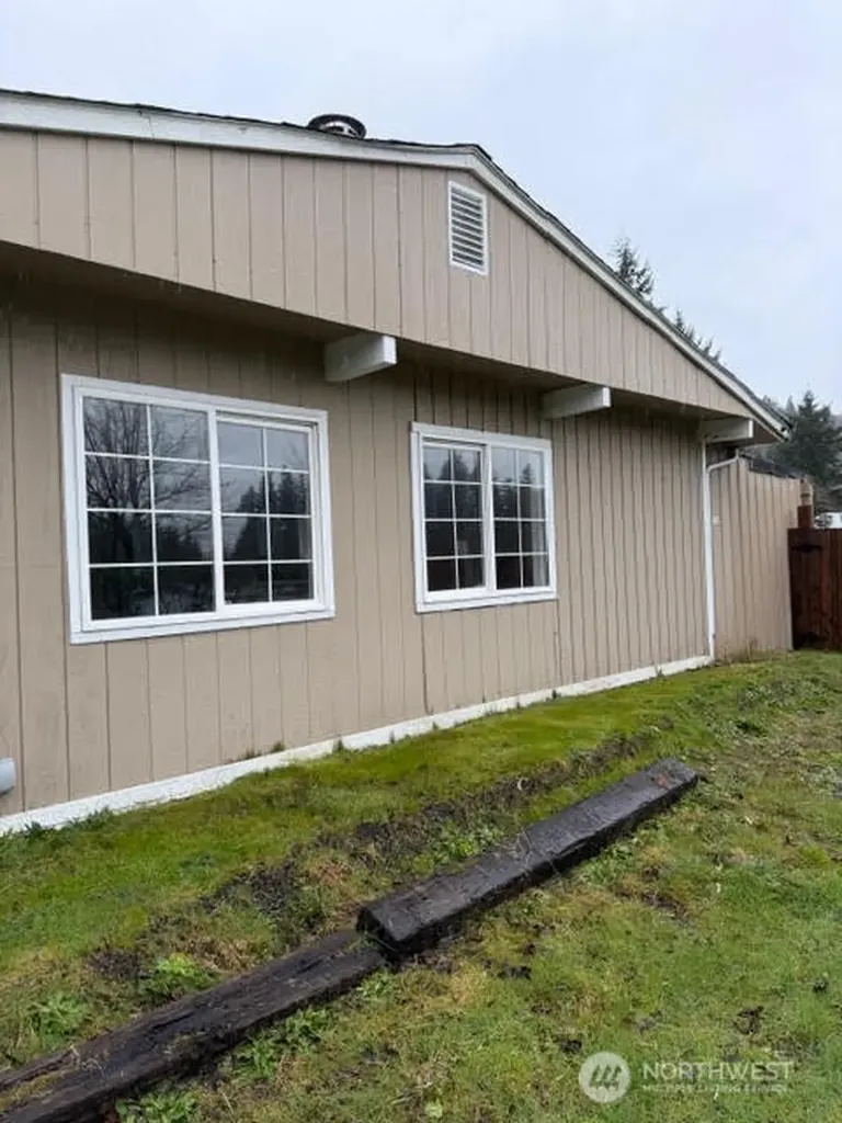 2 Evergreen Village Lane Elma WA 98541