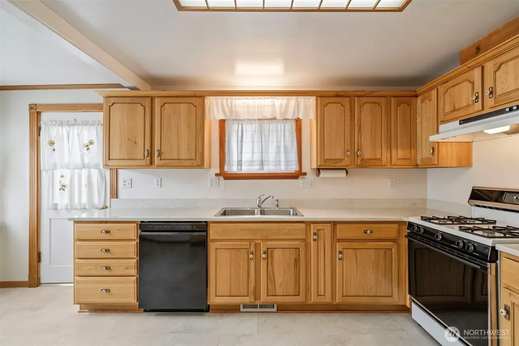 1201 N Tower Avenue Centralia WA 98531