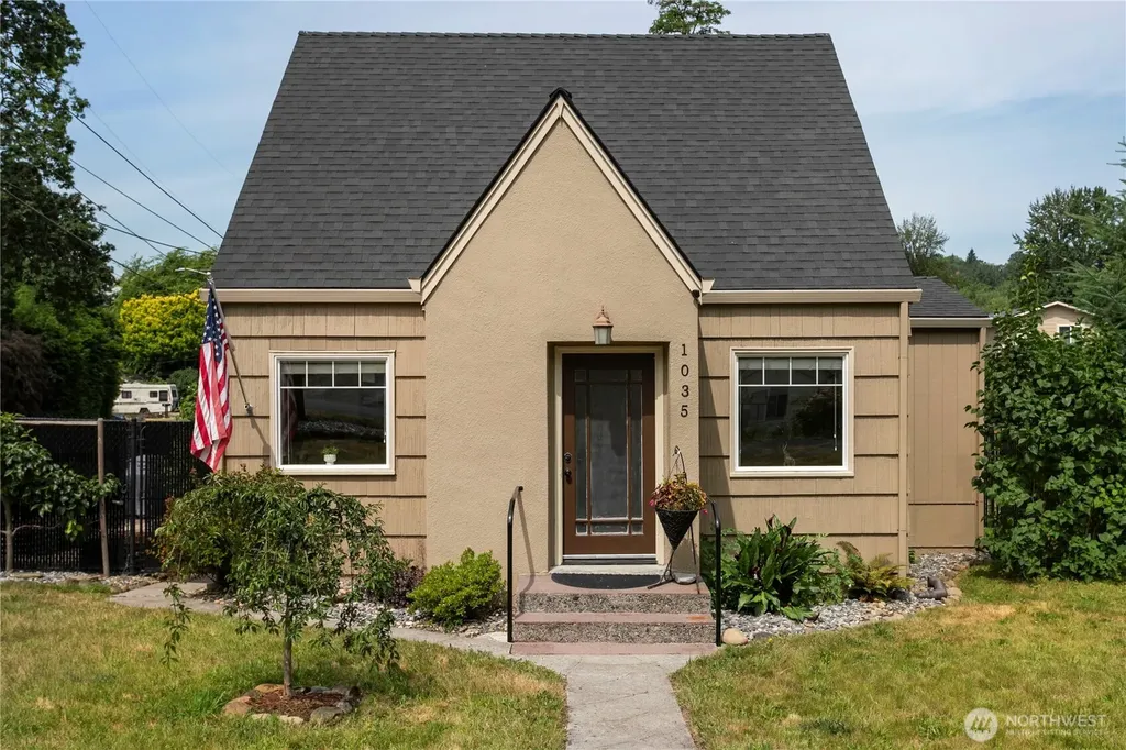 1035 5th Street Washougal WA 98671