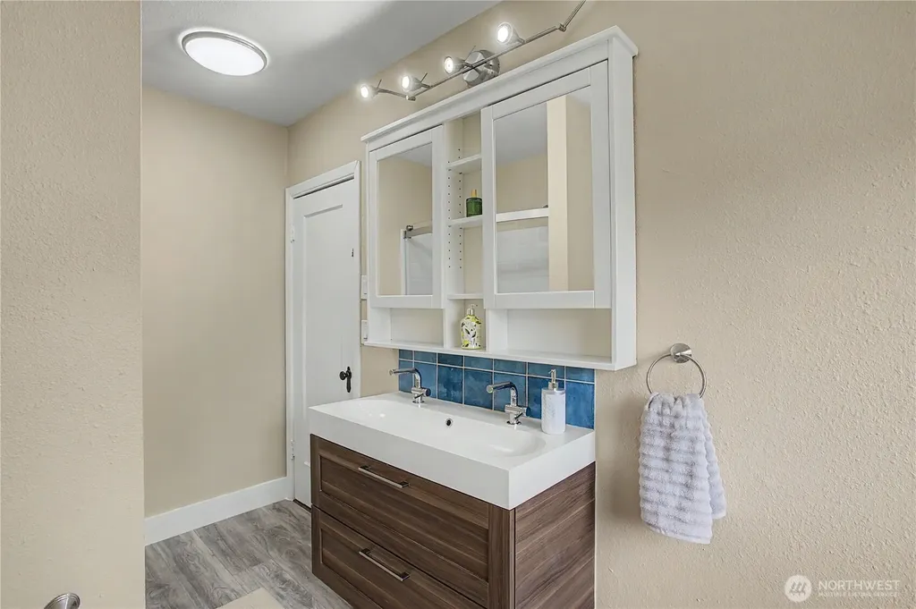 1035 5th Street Washougal WA 98671