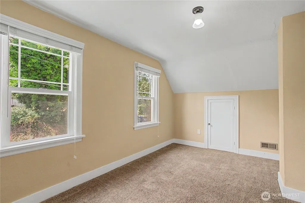 1035 5th Street Washougal WA 98671