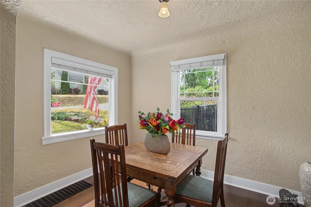 1035 5th Street Washougal WA 98671