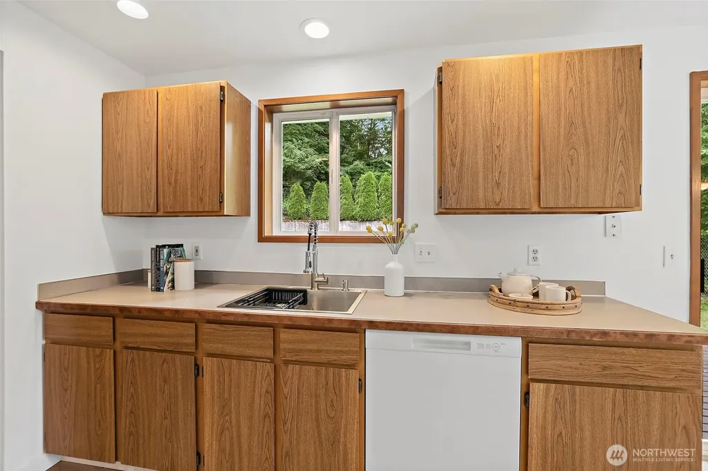 11726 8th Avenue S Burien WA 98168