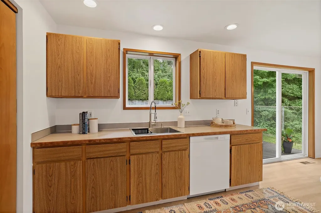 11726 8th Avenue S Burien WA 98168