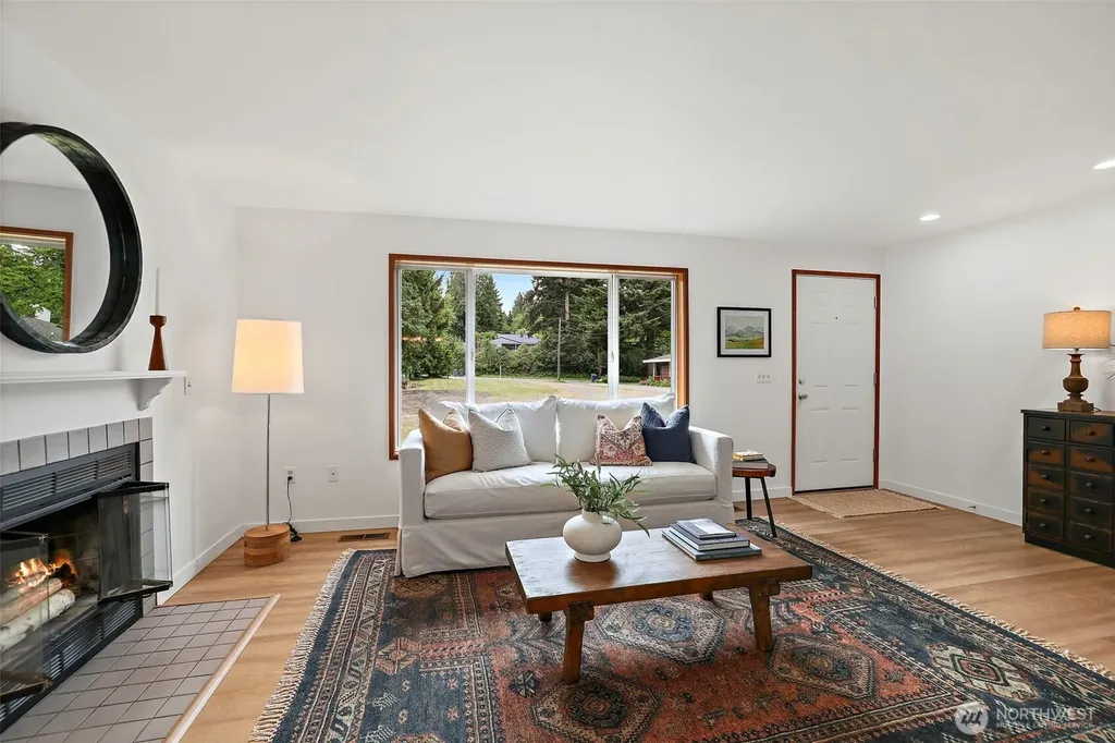 11726 8th Avenue S Burien WA 98168