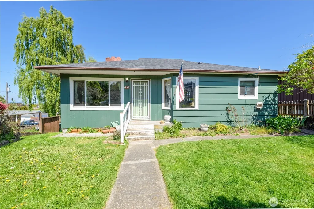 623 E 10th Street Port Angeles WA 98362