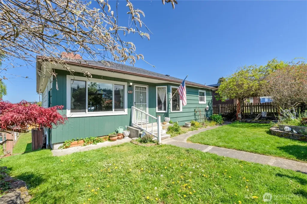 623 E 10th Street Port Angeles WA 98362