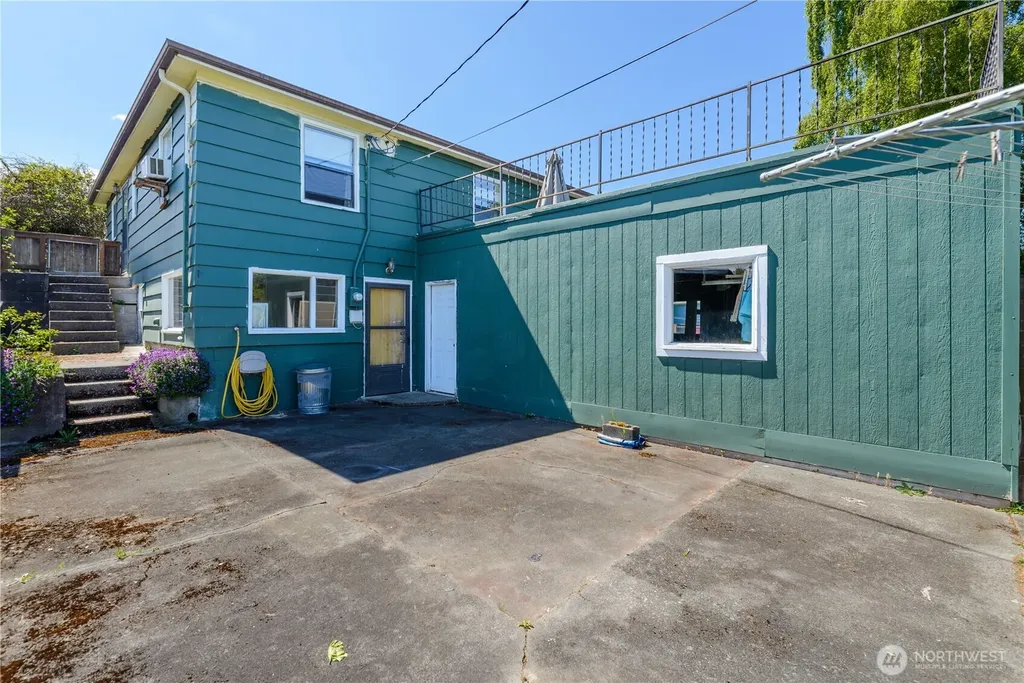 623 E 10th Street Port Angeles WA 98362