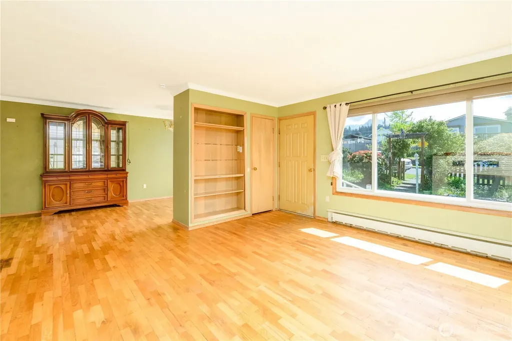 623 E 10th Street Port Angeles WA 98362