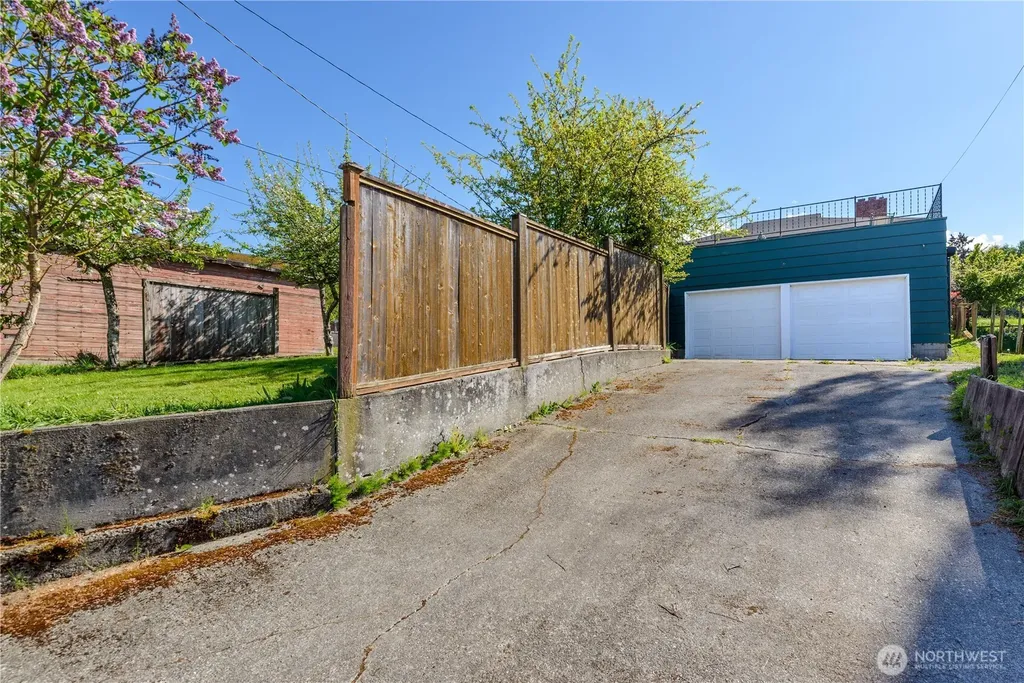 623 E 10th Street Port Angeles WA 98362