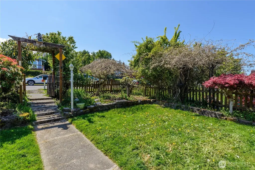 623 E 10th Street Port Angeles WA 98362