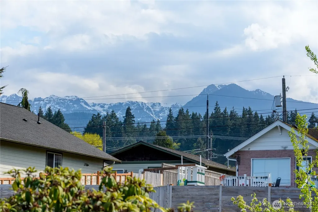 623 E 10th Street Port Angeles WA 98362