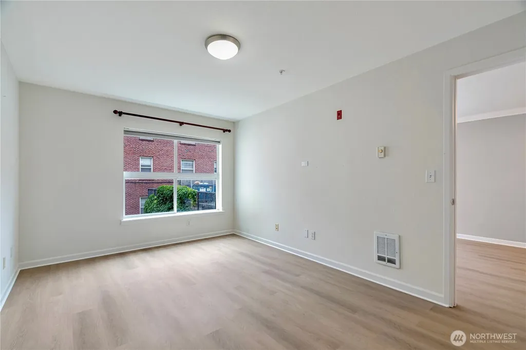 621 5th Avenue N Seattle WA 98109