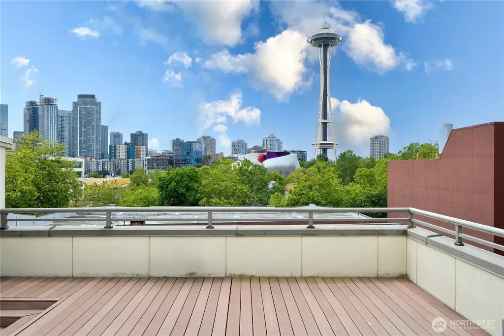 621 5th Avenue N Seattle WA 98109