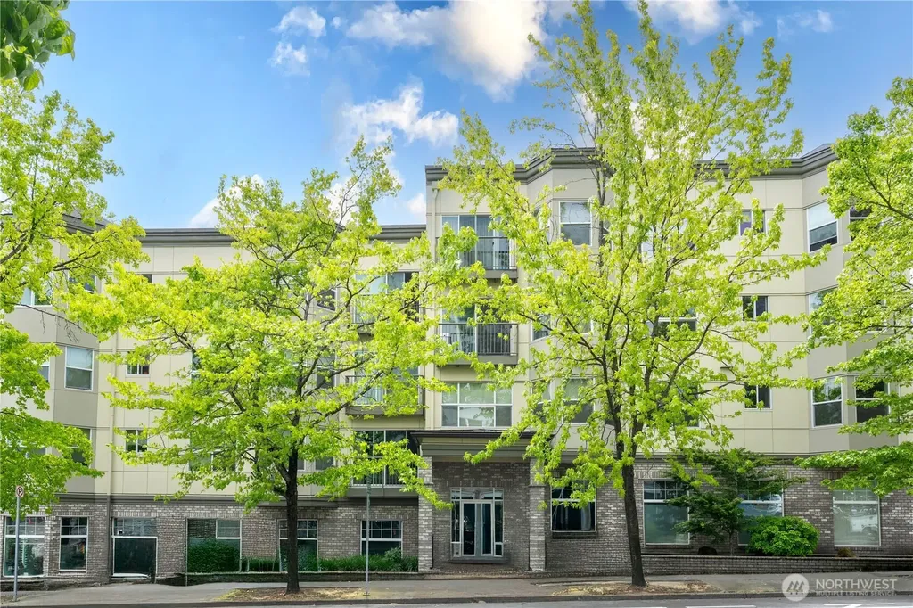 621 5th Avenue N Seattle WA 98109