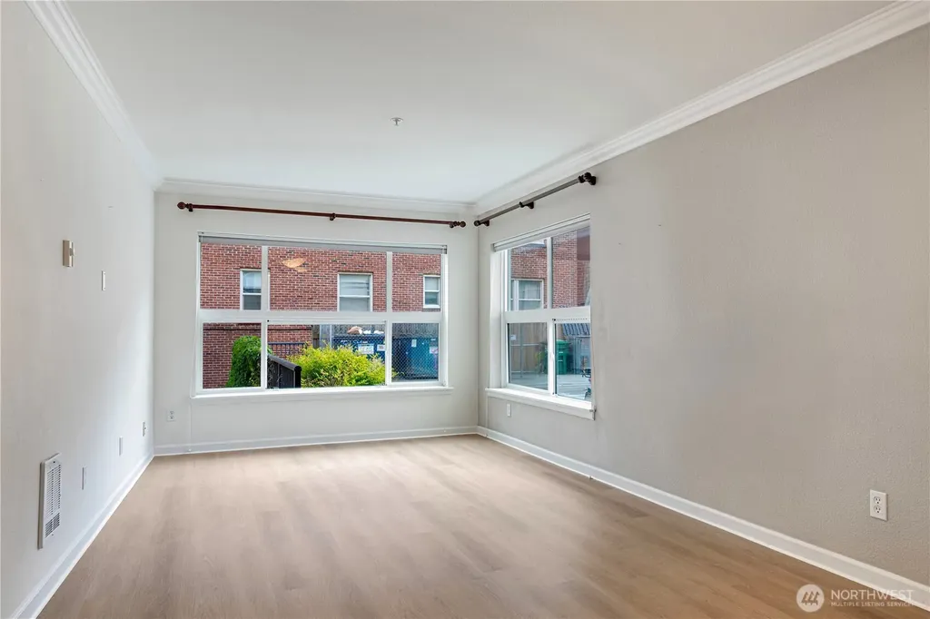 621 5th Avenue N Seattle WA 98109