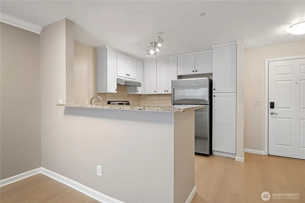 621 5th Avenue N Seattle WA 98109
