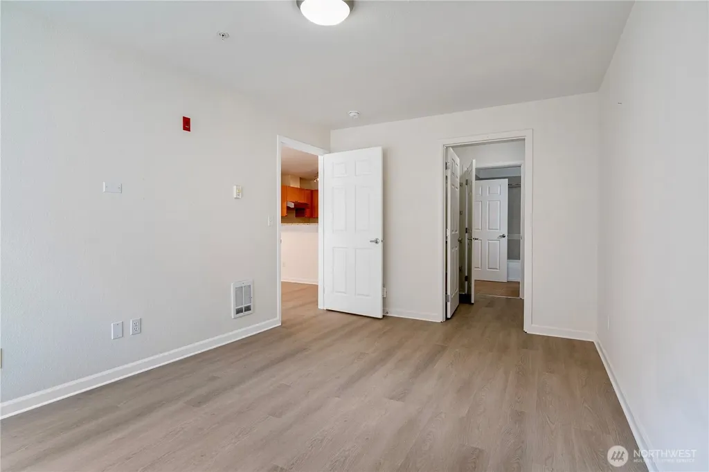 621 5th Avenue N Seattle WA 98109