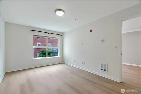 621 5th Avenue N Seattle WA 98109