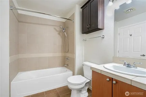 621 5th Avenue N Seattle WA 98109