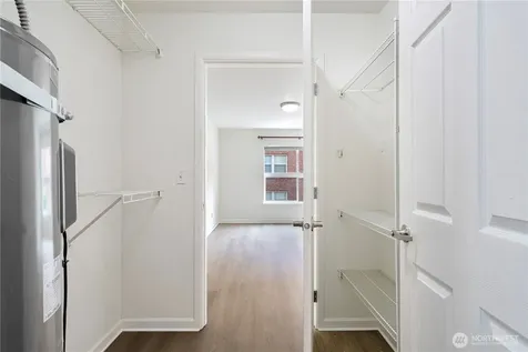 621 5th Avenue N Seattle WA 98109