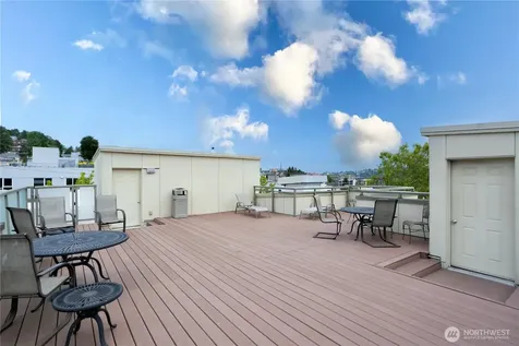621 5th Avenue N Seattle WA 98109